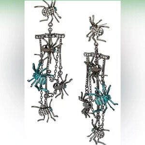 BETSEY JOHNSON Halloween Glow in the Dark Dangling Multiple Spider Earrings NWT